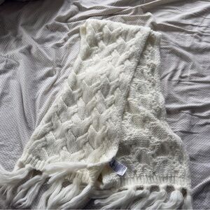 Gap Cozy White Knit Scarf